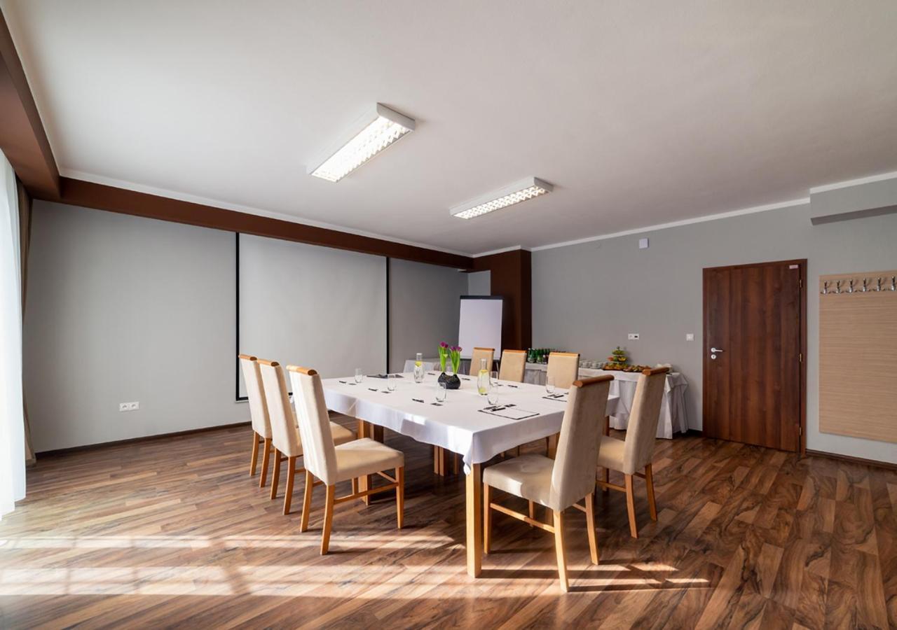 Elite Hotel Nová Dubnica المظهر الخارجي الصورة